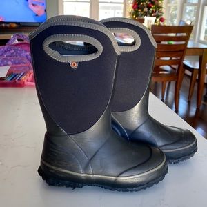 Bogs Size 11 black.  GUC.